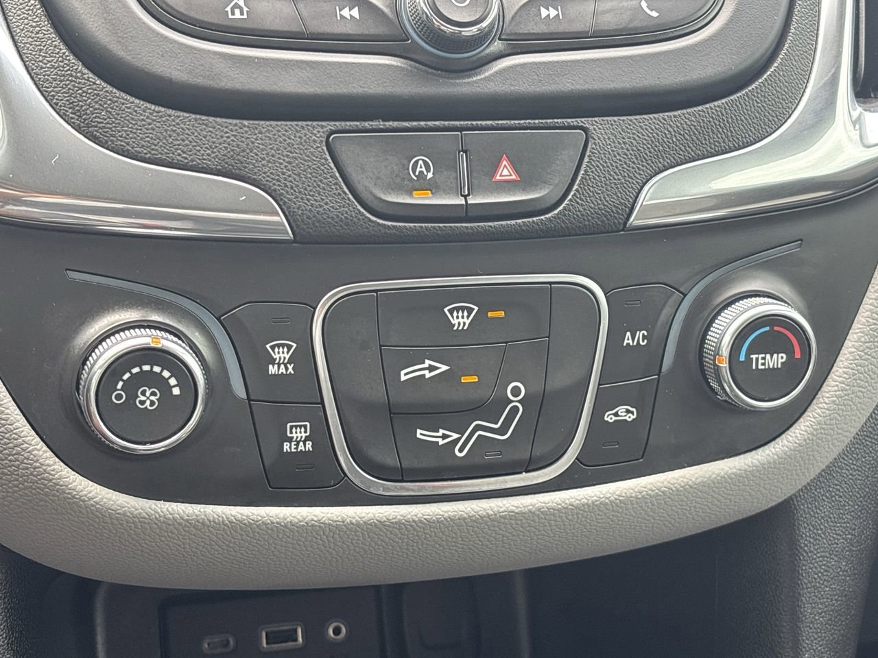 Used 2024 Chevrolet Equinox LS w/ LS Convenience Package image 27