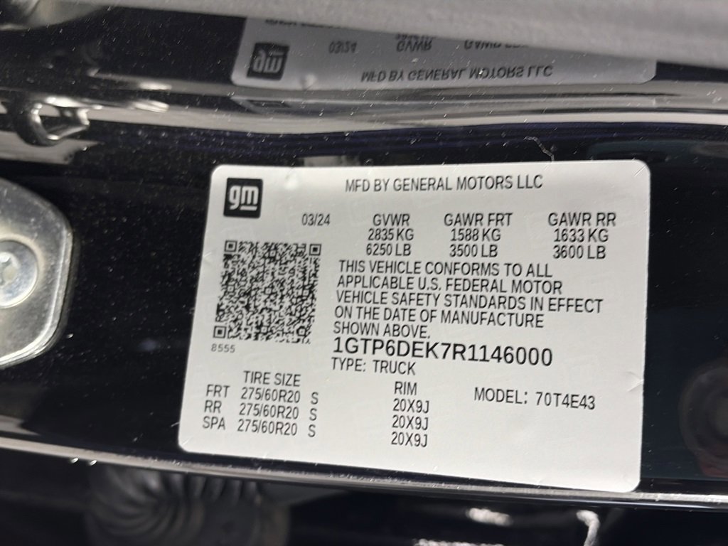 Used 2024 GMC Canyon AT4 w/ AT4 Premium Package image 9