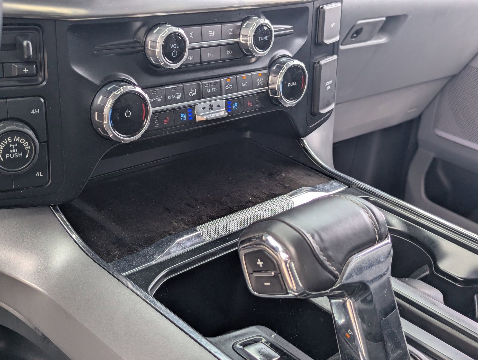 Certified 2023 Ford F150 Lariat w/ Trailer Tow Package image 23