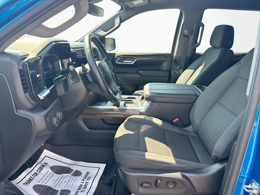 Used 2024 Chevrolet Silverado 1500 RST AWD/4WD image 25
