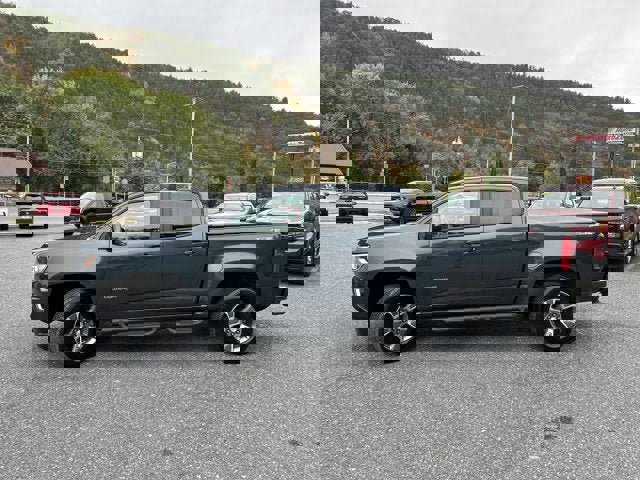 Used 2018 Chevrolet Colorado Z71 image 3