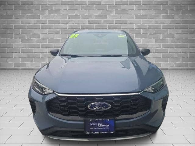 Certified 2025 Ford Escape ST-Line w/ Cold Weather Package AWD/4WD image 6