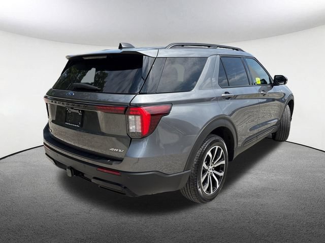 Certified 2025 Ford Explorer ST-Line AWD/4WD image 15
