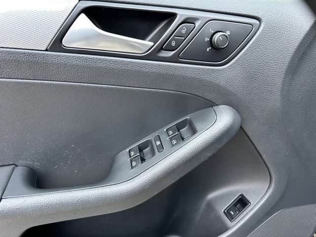 Used 2018 Volkswagen Jetta Wolfsburg Edition image 10