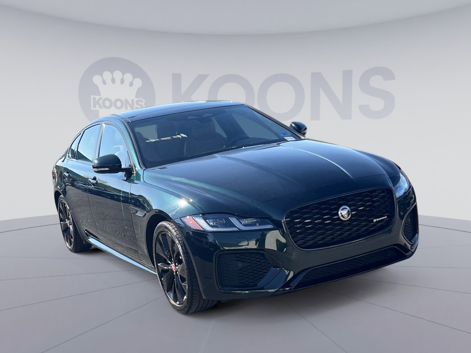 Used 2022 Jaguar XF R-Dynamic SE AWD/4WD image 2