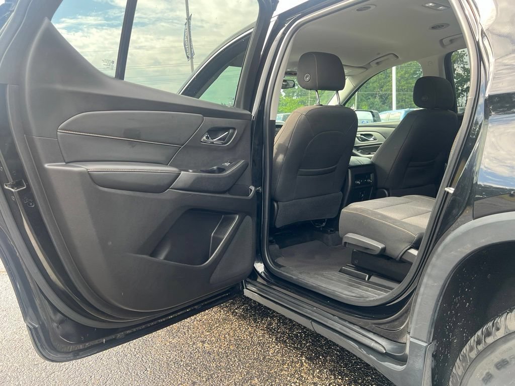 Used 2018 Chevrolet Traverse LT w/ LPO, 'HIT The Road' Package AWD/4WD image 26