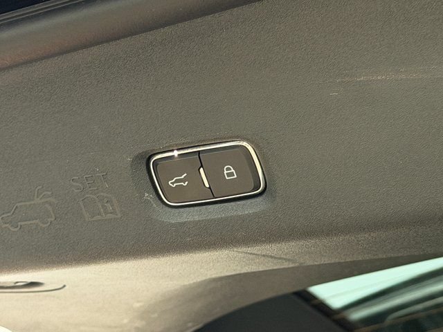 Certified 2025 Ford Expedition Active AWD/4WD image 34