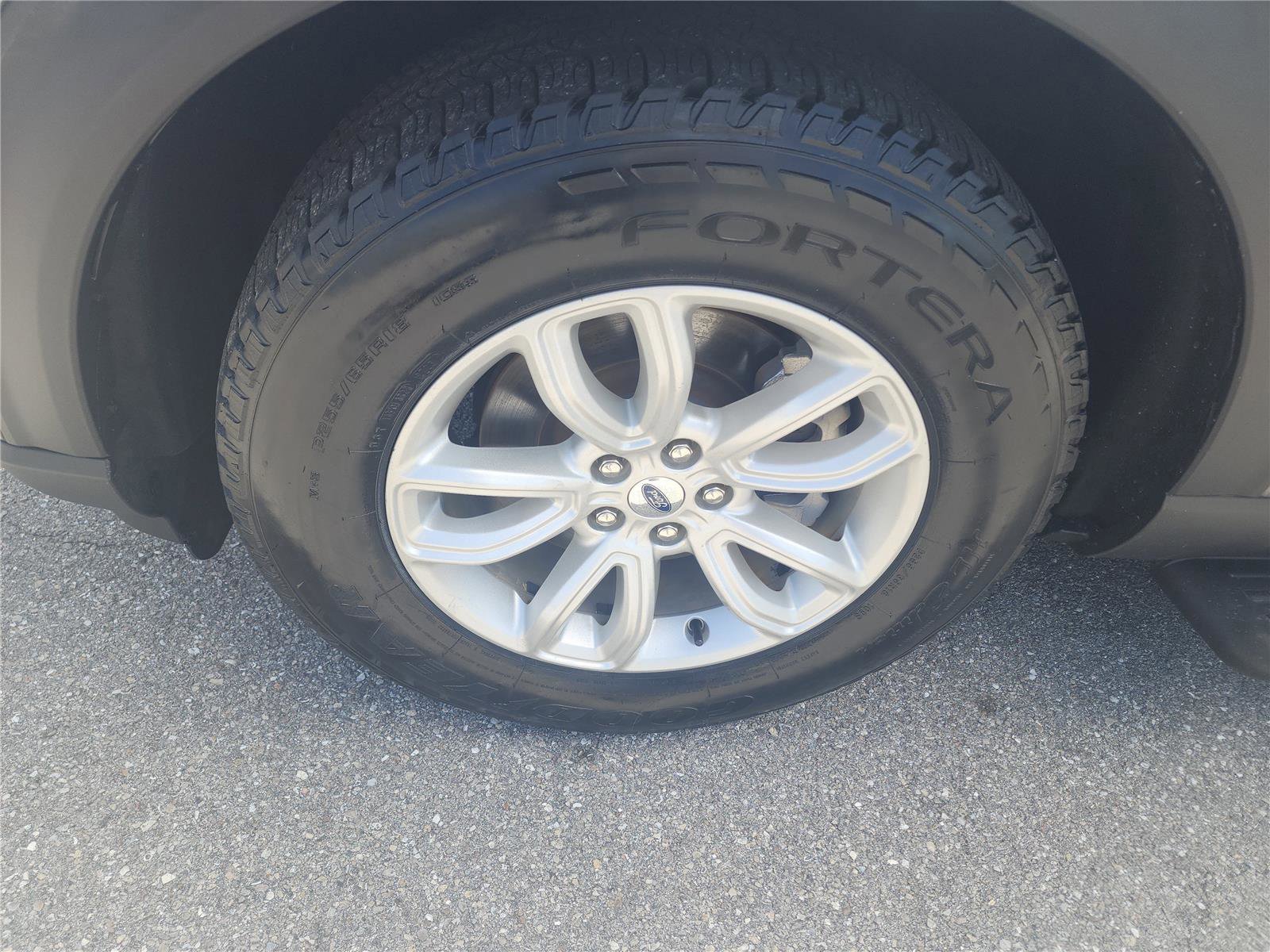 Certified 2021 Ford Explorer 2WD image 9