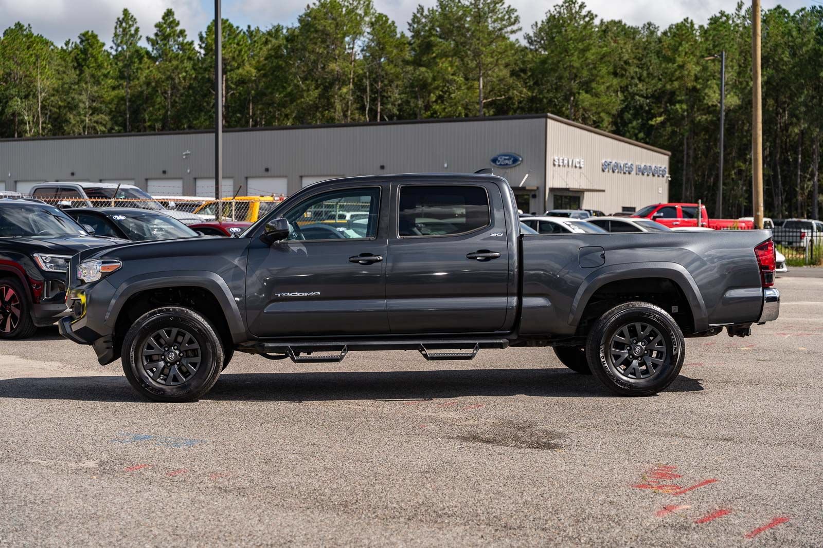 Used 2023 Toyota Tacoma SR5 RWD image 4