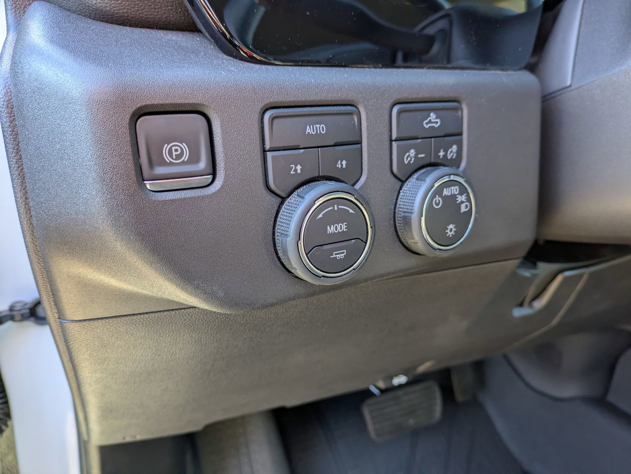 Used 2024 Chevrolet Silverado 1500 LT image 17