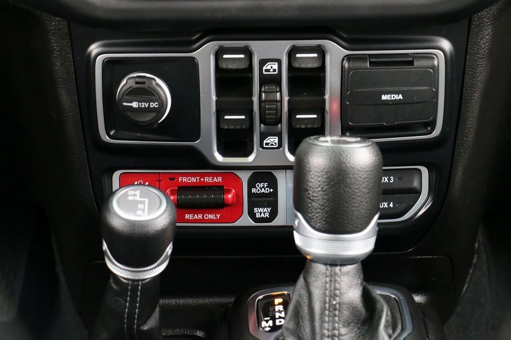 Used 2024 Jeep Wrangler Unlimited Rubicon AWD/4WD image 30