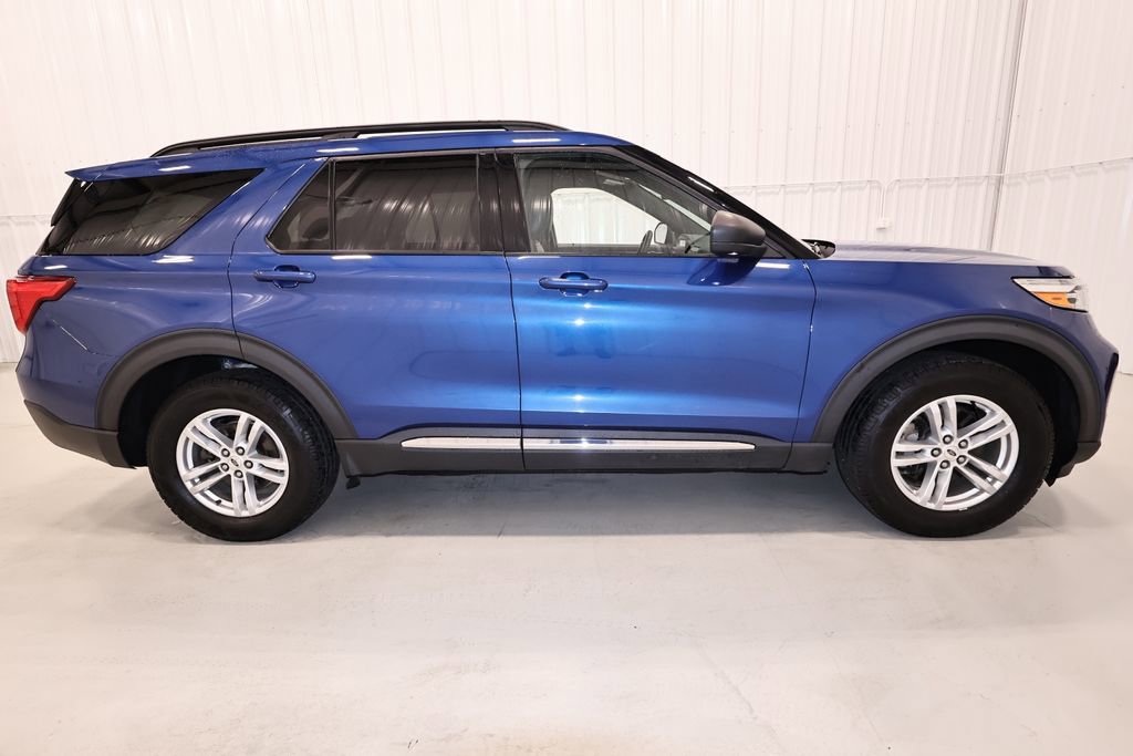 Certified 2020 Ford Explorer XLT w/ Equipment Group 202A AWD/4WD image 2