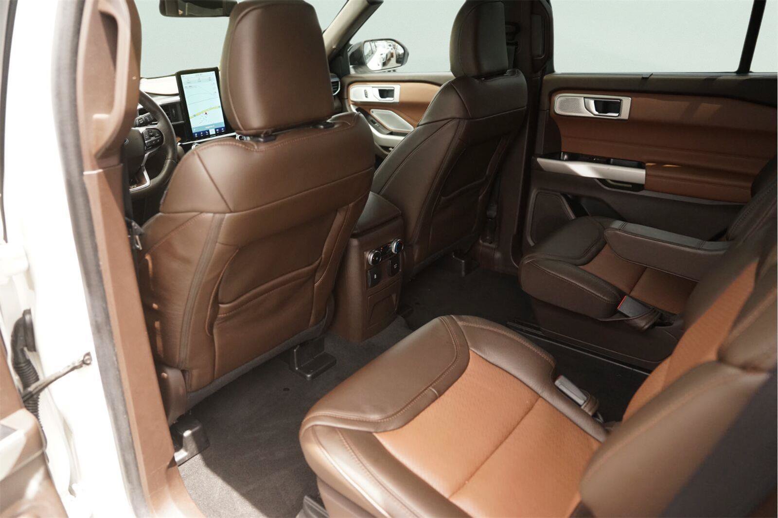 Certified 2022 Ford Explorer King Ranch w/ Class IV Trailer Tow Package AWD/4WD image 12