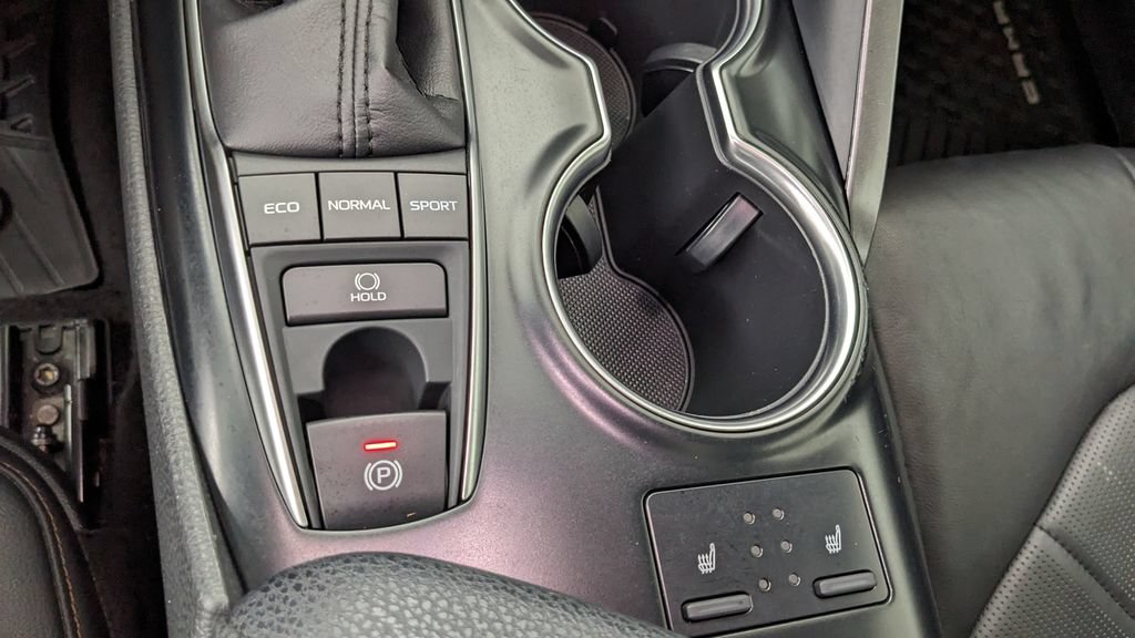 Used 2018 Toyota Camry XLE FWD image 31