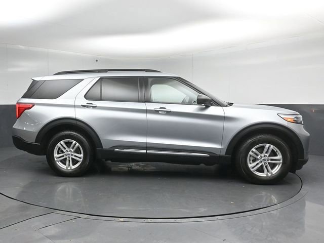 Certified 2022 Ford Explorer XLT w/ Equipment Group 202A image 16