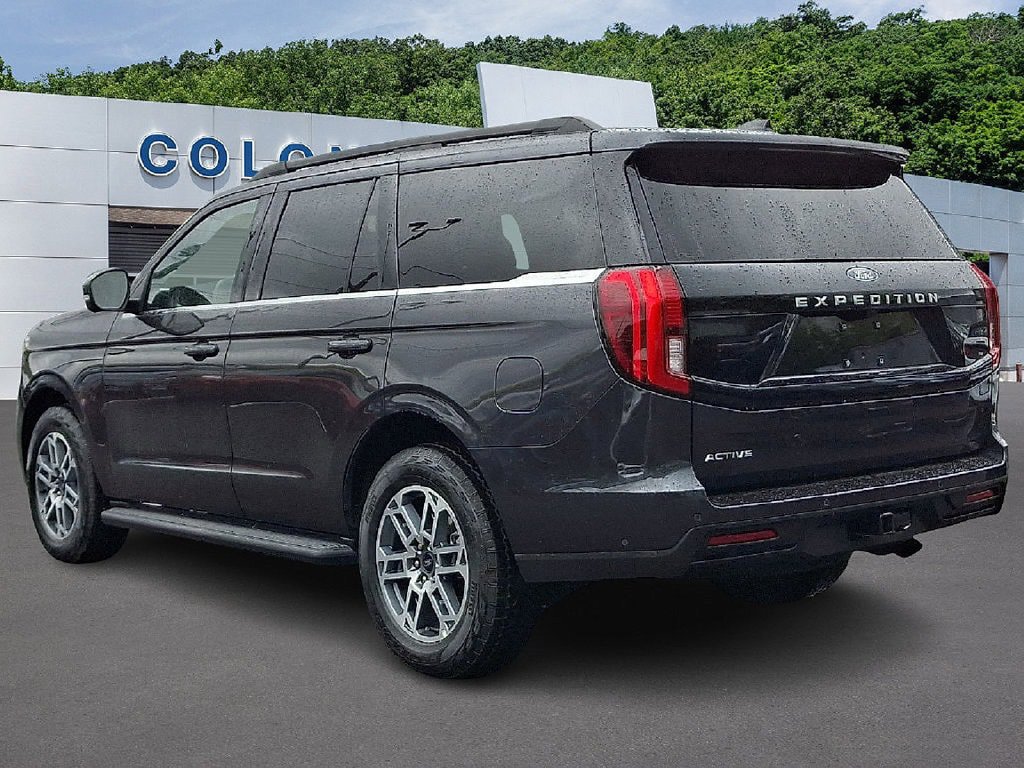 Certified 2025 Ford Expedition Active AWD/4WD image 4
