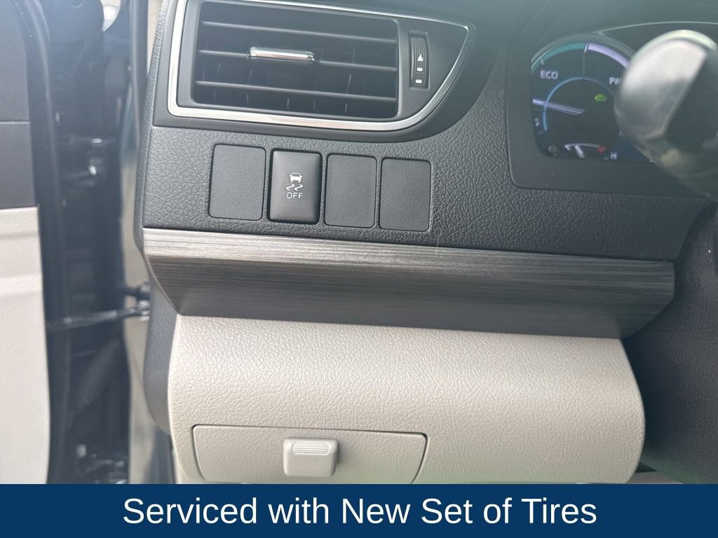 Used 2017 Toyota Camry XLE image 13