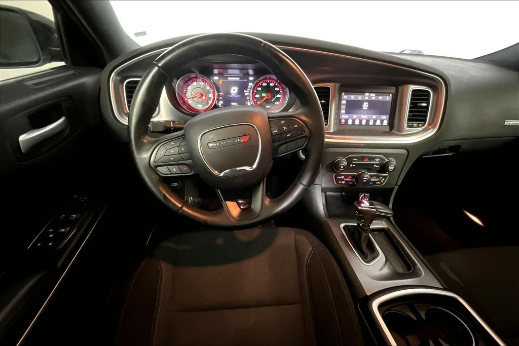 Used 2020 Dodge Charger SXT RWD image 5