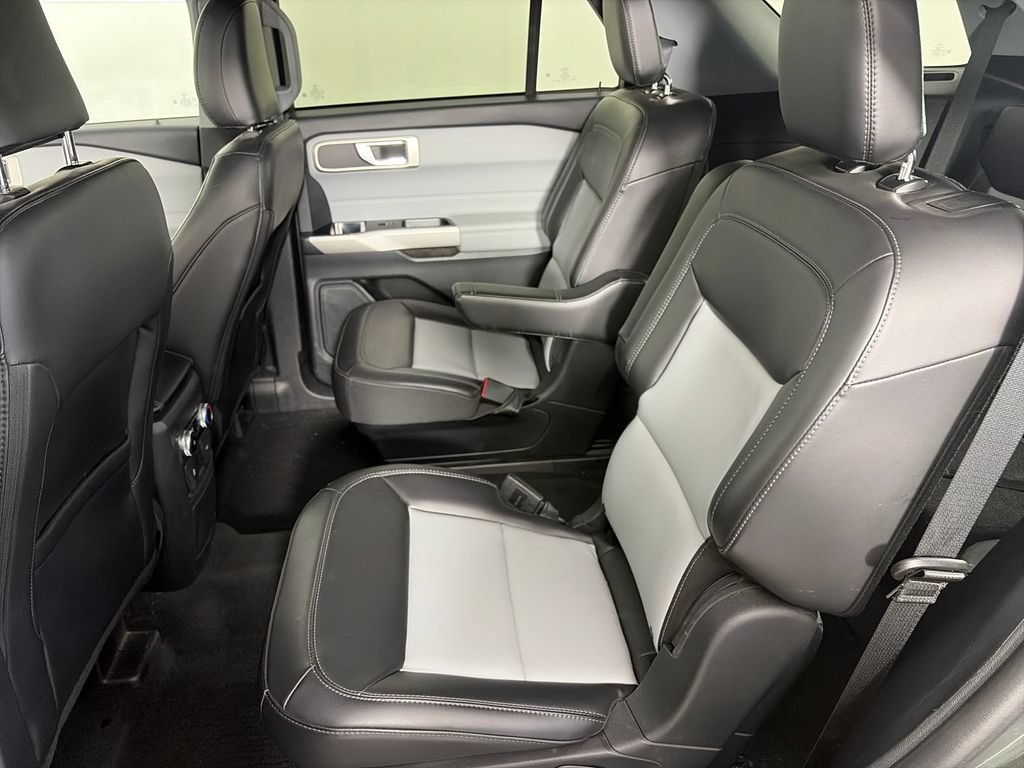 Certified 2024 Ford Explorer XLT w/ Equipment Group 202A AWD/4WD image 13