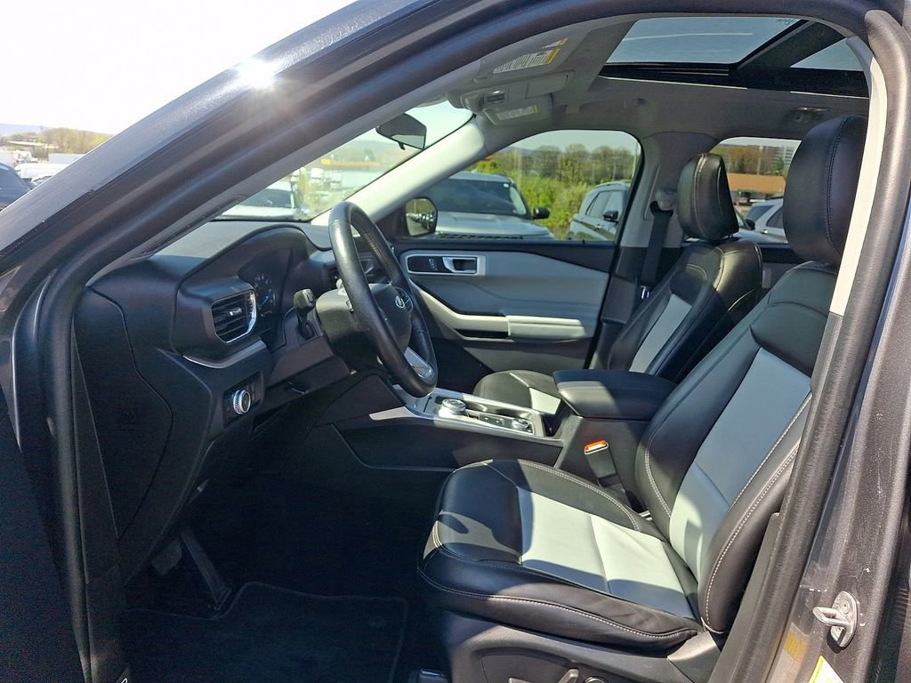 Certified 2023 Ford Explorer XLT w/ Equipment Group 202A AWD/4WD image 14