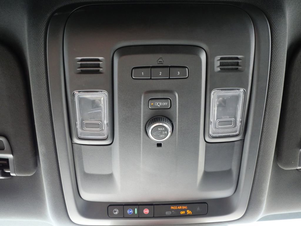 Used 2024 Chevrolet Suburban LT AWD/4WD image 35