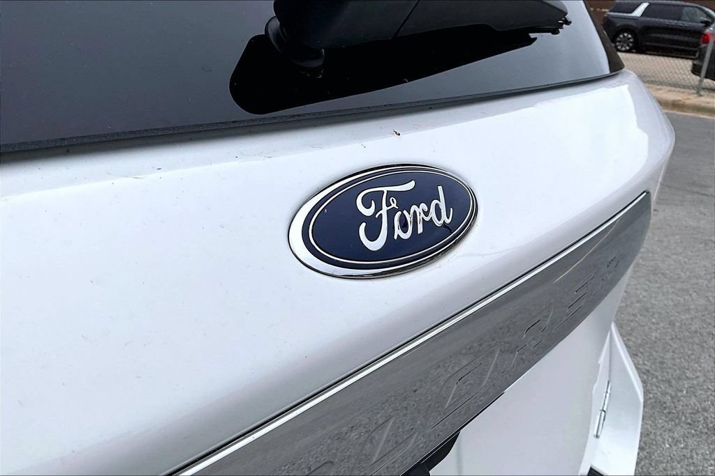 Certified 2023 Ford Explorer Limited w/ Limited Technology Package AWD/4WD image 32