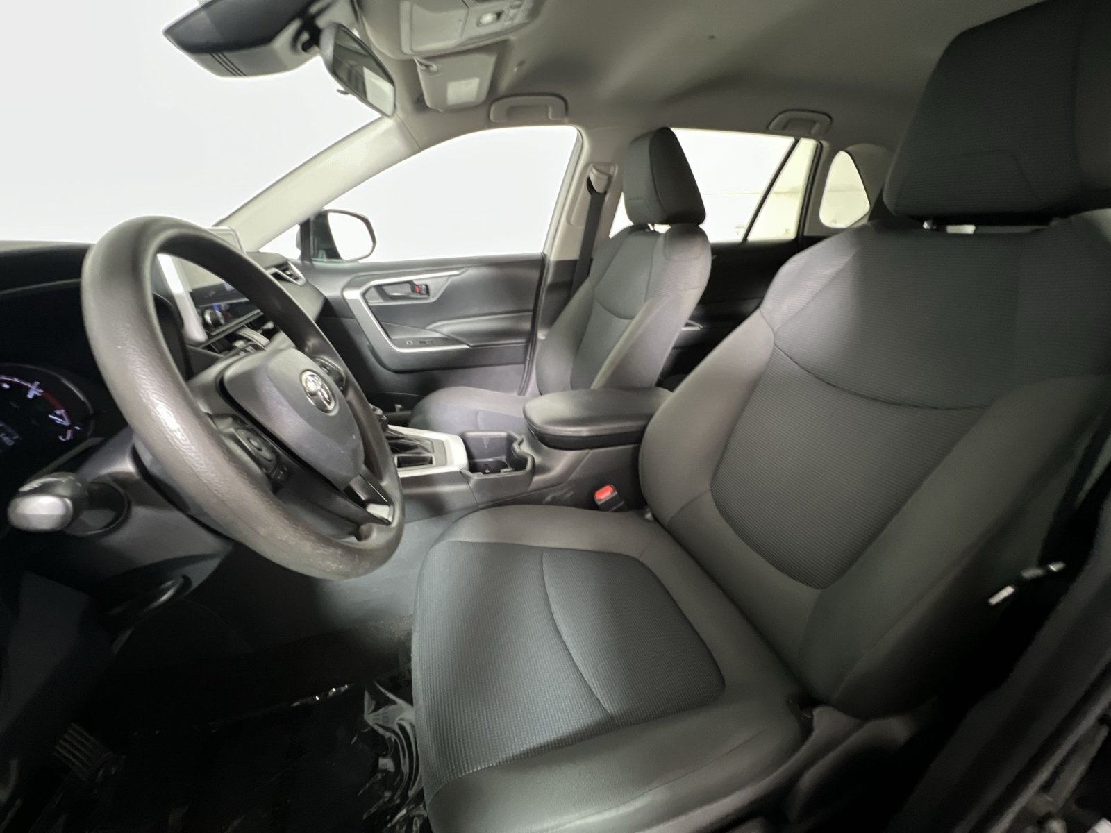 Used 2023 Toyota RAV4 LE FWD image 13