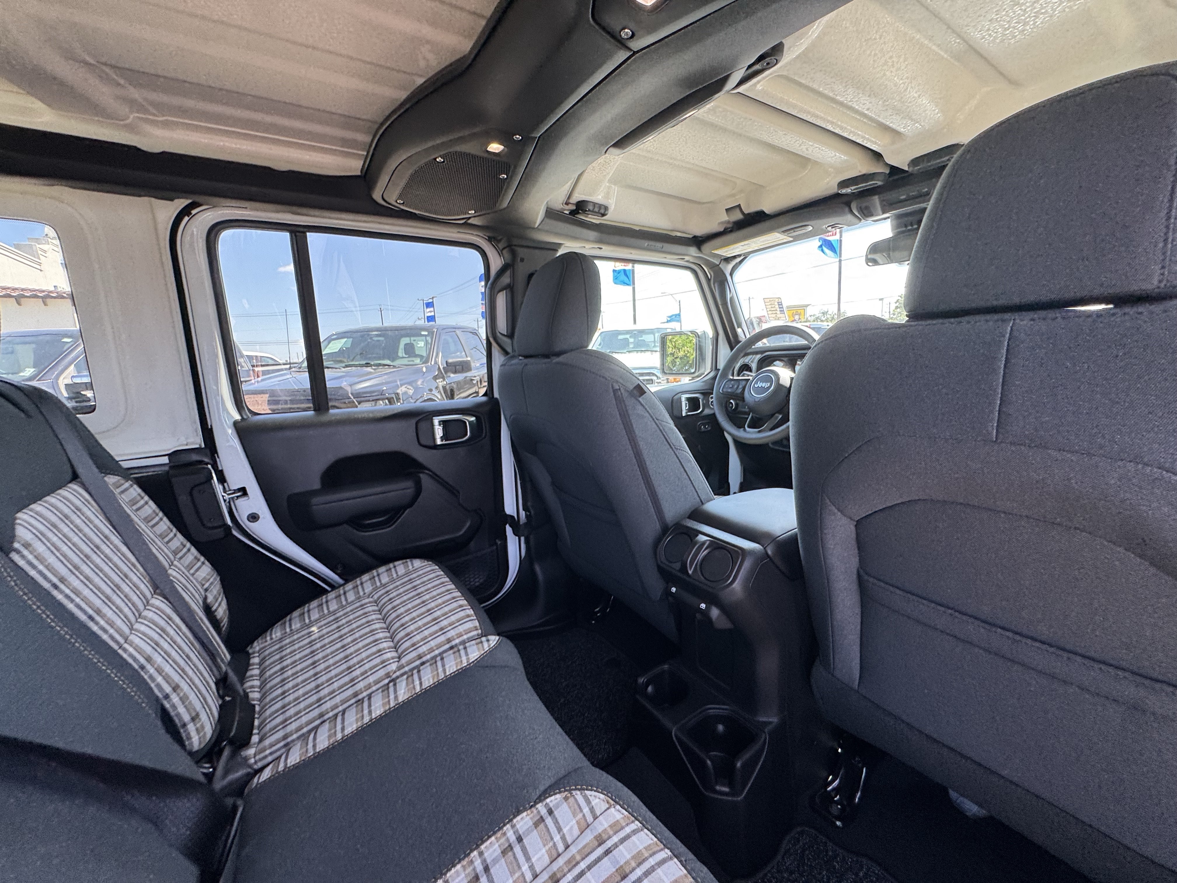 Used 2026 Jeep Wrangler Unlimited Sport AWD/4WD image 32