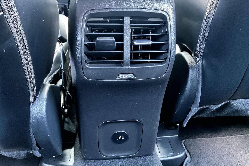 Certified 2025 Ford Escape ST-Line Select AWD/4WD image 33