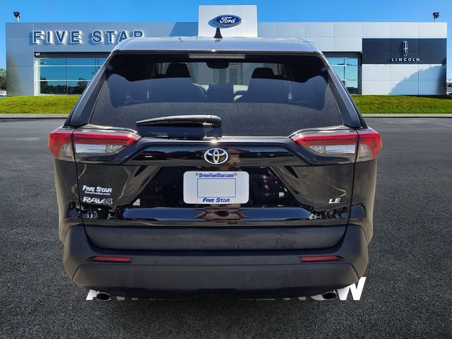 Used 2022 Toyota RAV4 LE FWD image 6