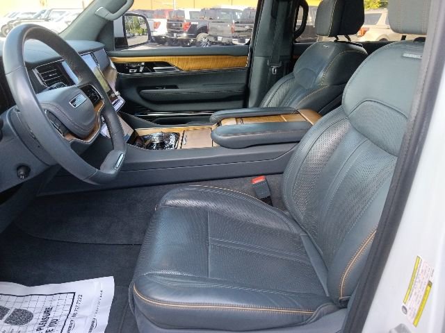 Used 2022 Jeep Grand Wagoneer Series II w/ Premium Group II AWD/4WD image 15