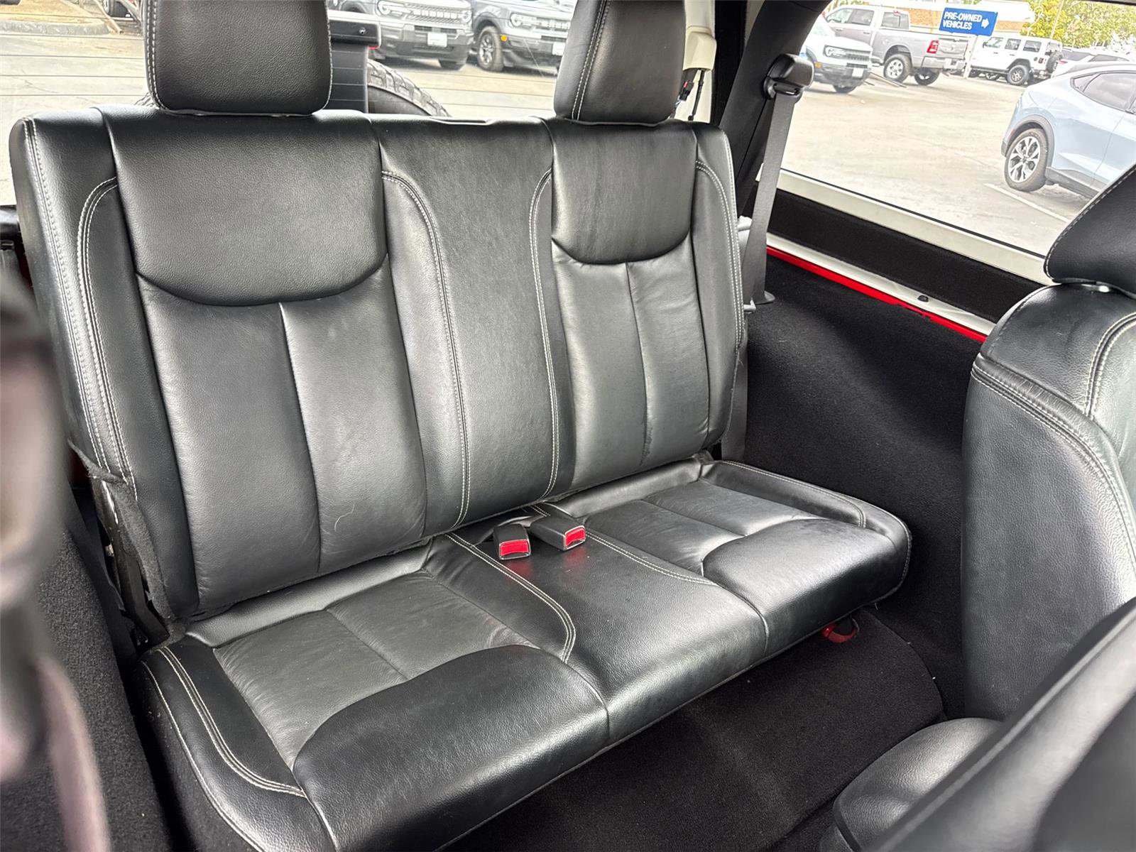 Used 2017 Jeep Wrangler Sahara w/ Connectivity Group AWD/4WD image 20