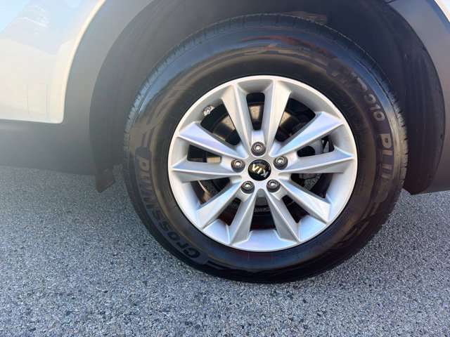 Used 2019 Kia Sorento AWD V6 image 17