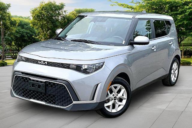 Used 2023 Kia Soul LX w/ Option Group 015 FWD image 12