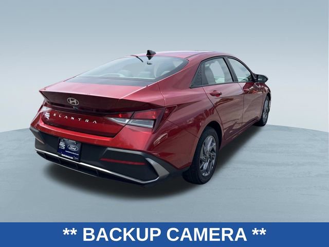 Used 2024 Hyundai Elantra SEL FWD image 3