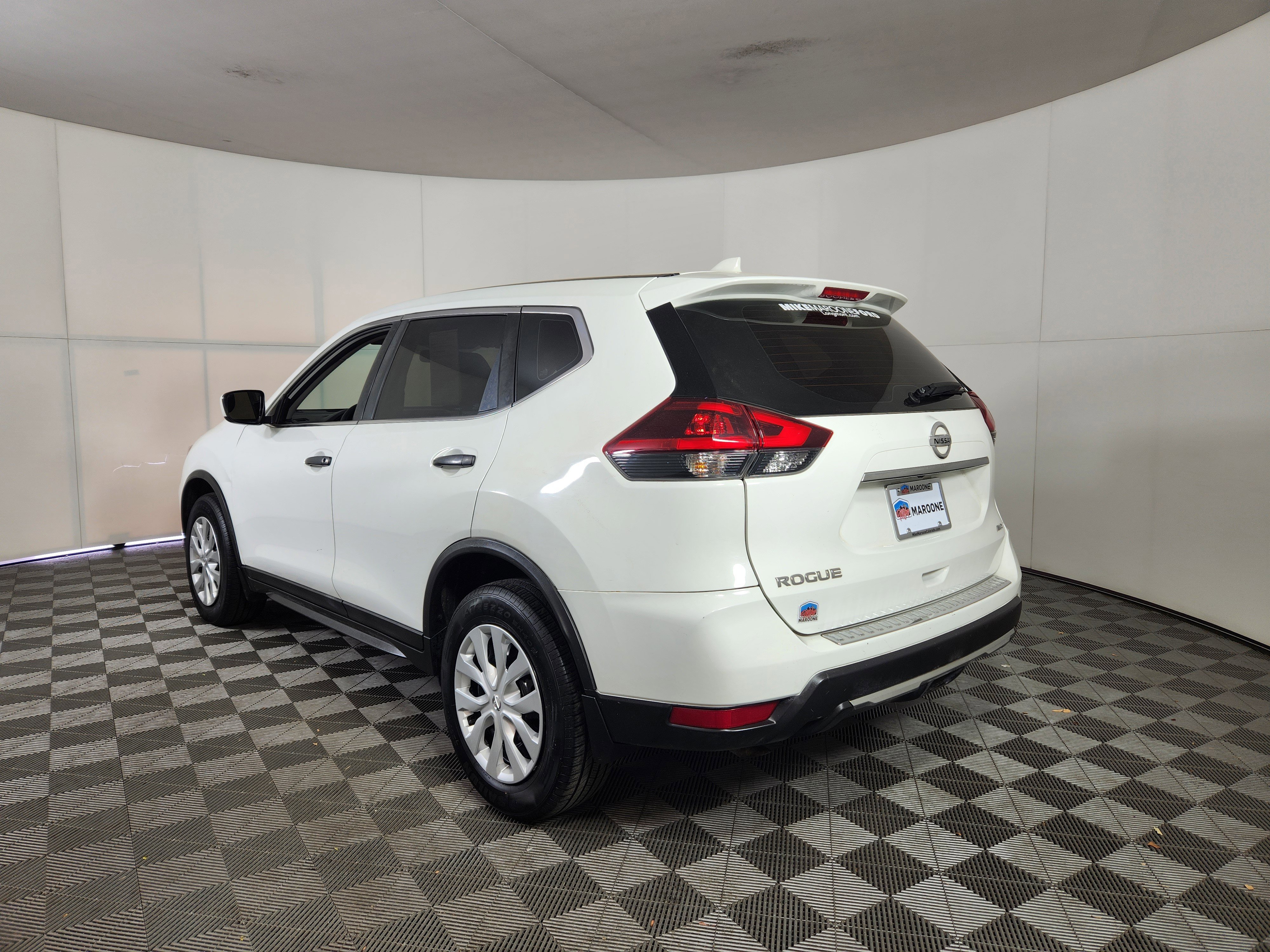 Used 2018 Nissan Rogue S video 3