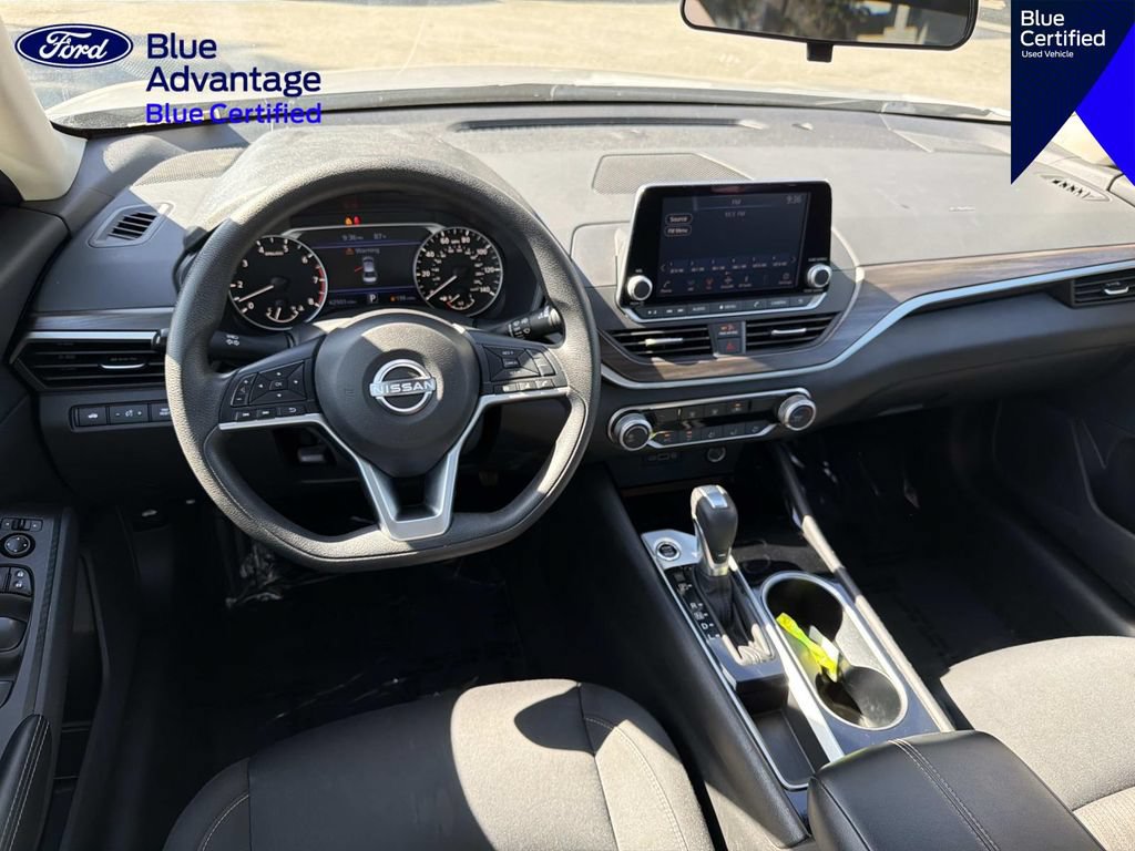 Used 2024 Nissan Altima 2.5 SV FWD image 9