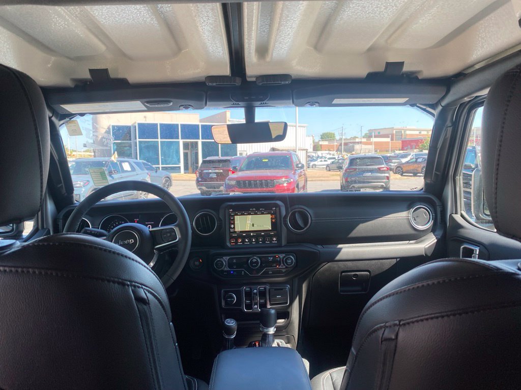 Used 2023 Jeep Wrangler Unlimited Sahara AWD/4WD image 35