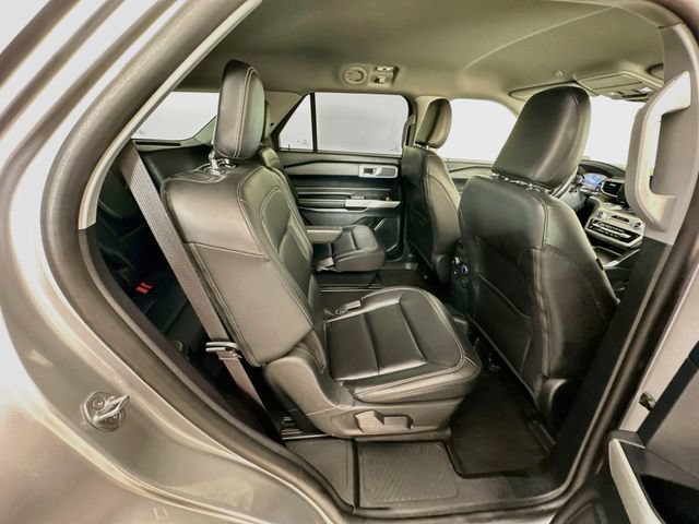 Certified 2022 Ford Explorer XLT w/ Equipment Group 202A AWD/4WD image 33