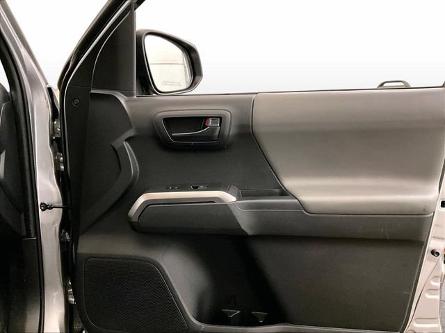 Used 2021 Toyota Tacoma SR5 AWD/4WD image 23