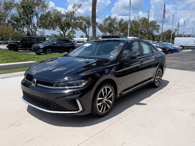 Used 2025 Volkswagen Jetta SE FWD image 13