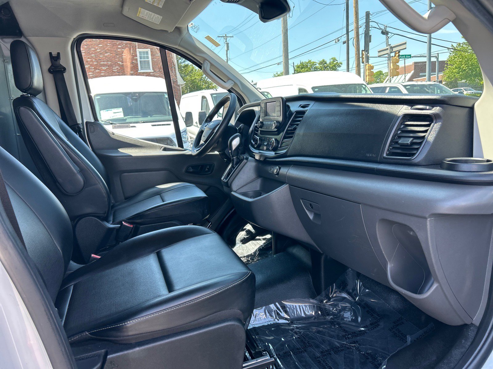 Certified 2020 Ford Transit 150 Low Roof RWD image 15