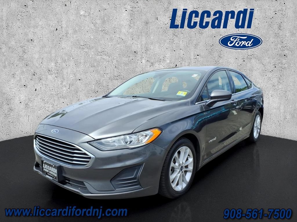 Certified 2019 Ford Fusion SE FWD image 2