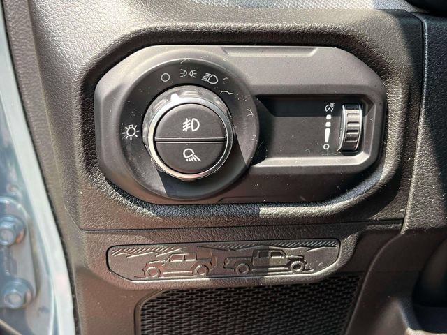 Used 2025 Jeep Gladiator Sport AWD/4WD image 28