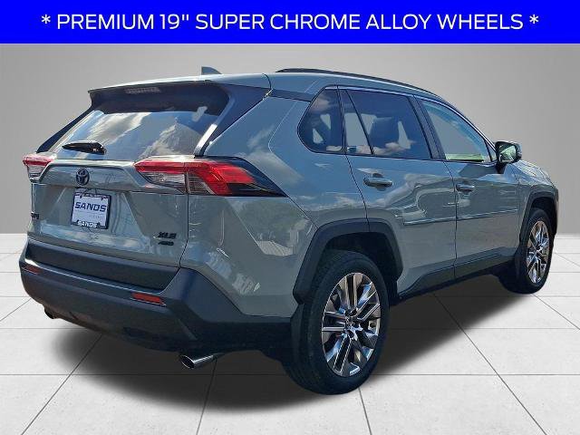 Used 2019 Toyota RAV4 XLE Premium AWD/4WD image 5