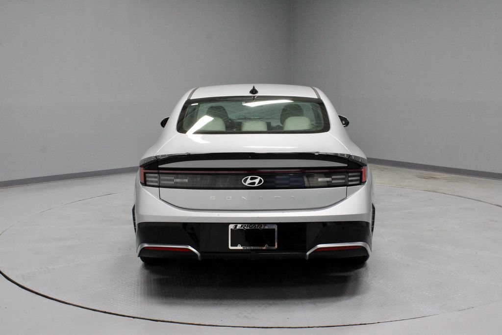 Used 2025 Hyundai Sonata SEL FWD image 11
