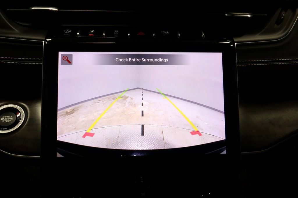 Used 2023 Jeep Grand Cherokee Limited image 2