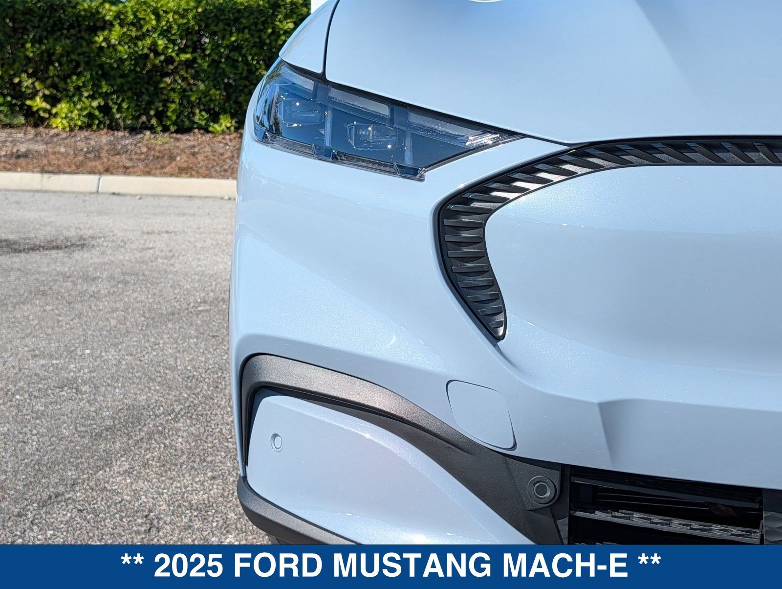 Certified 2025 Ford Mustang Mach-E Select w/ Comfort Package Lite RWD image 10