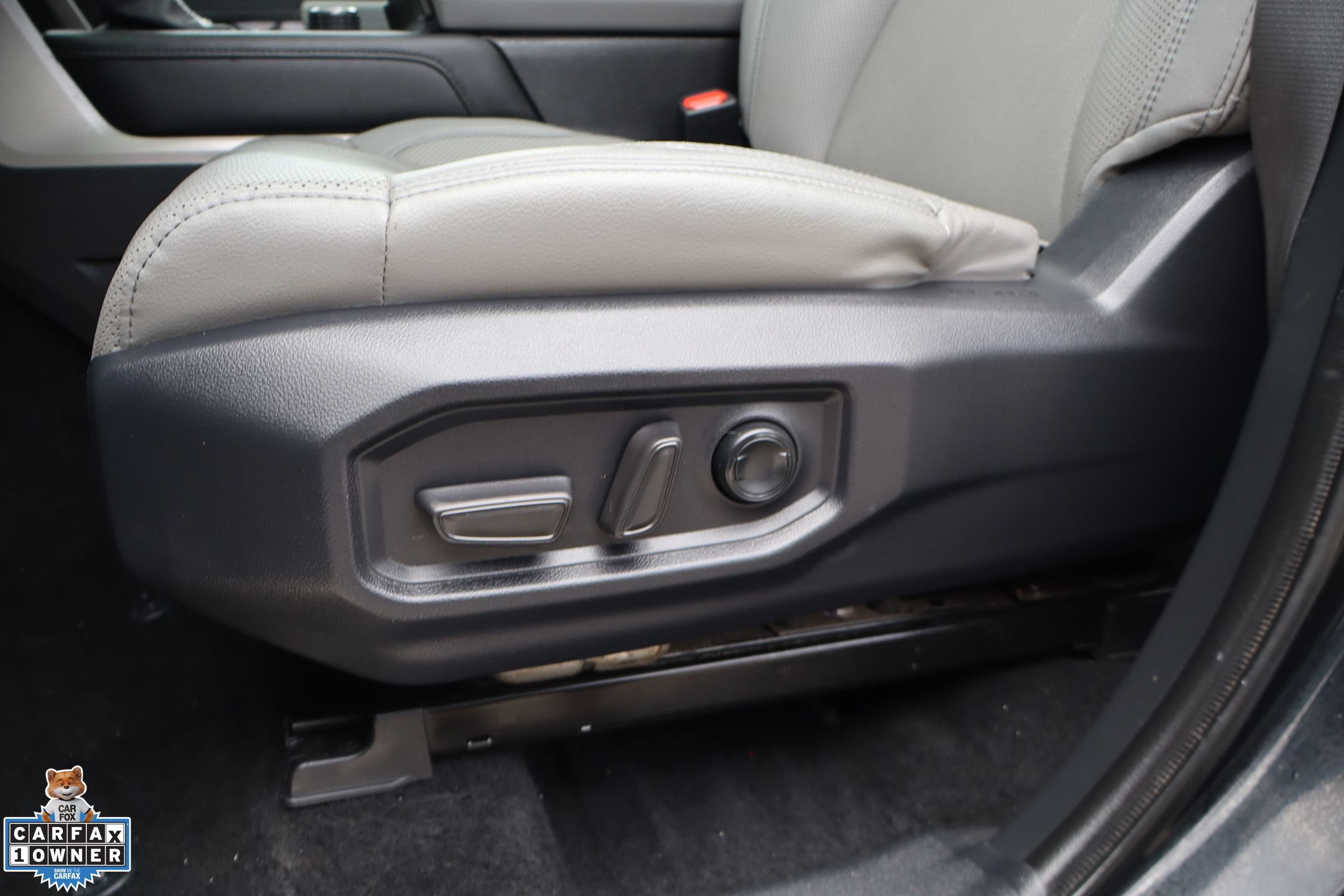 Used 2024 Toyota Tundra Limited w/ Power Package AWD/4WD image 14