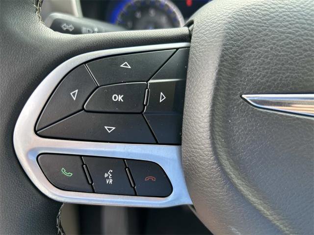 Used 2024 Chrysler Pacifica Touring-L image 28